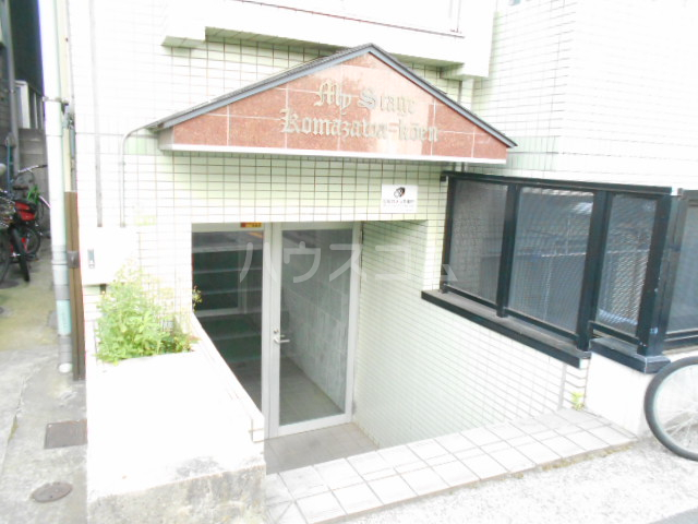 28/30 エントランス