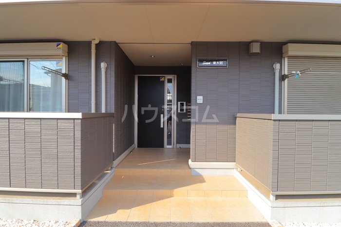 15/17 エントランス