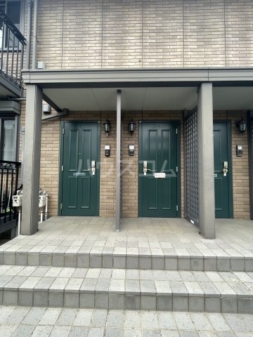 24/30 エントランス