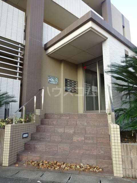 22/29 エントランス