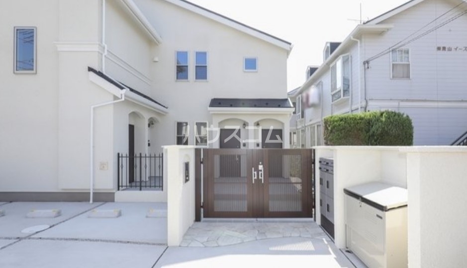 2/3 エントランス