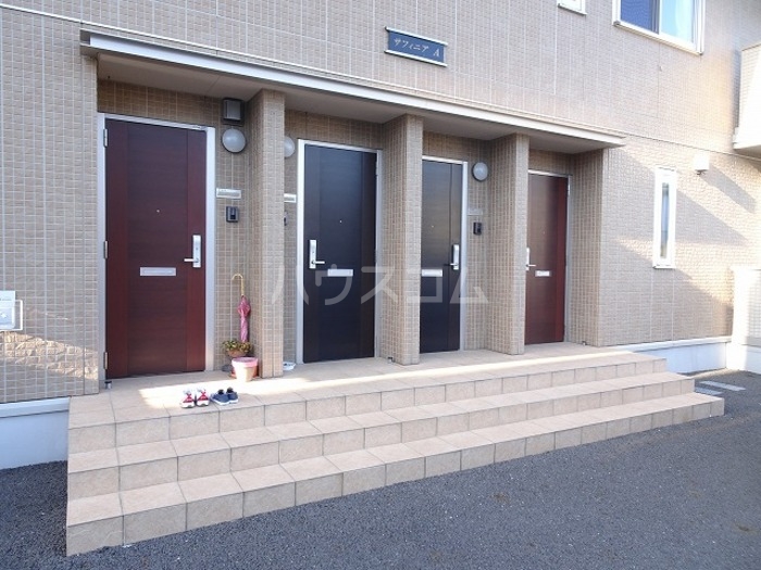 18/22 エントランス