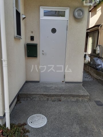 28/30 エントランス