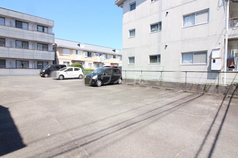 21/25 駐車場
