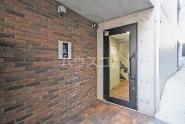 13/23 エントランス