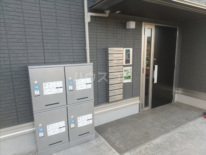 17/25 エントランス