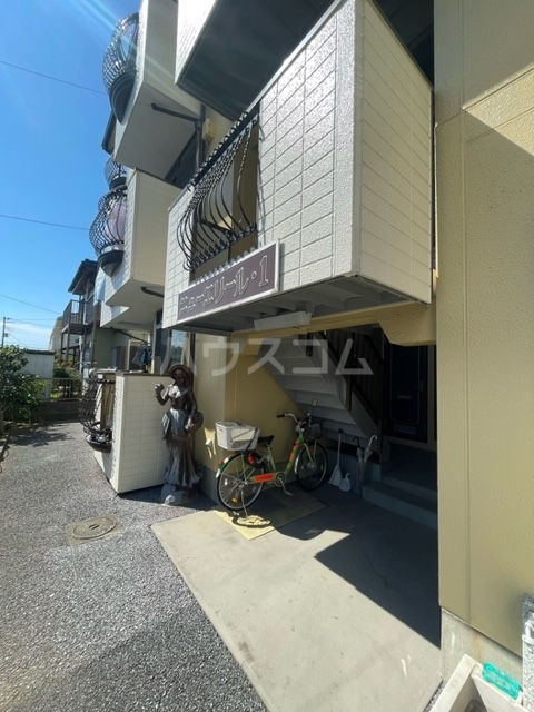 26/30 エントランス