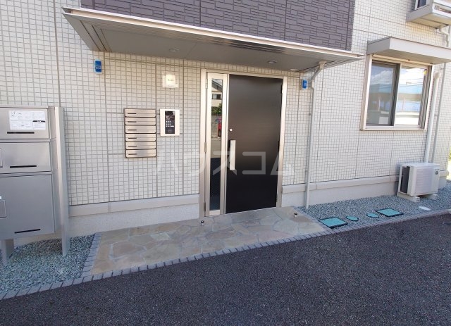 2/3 エントランス