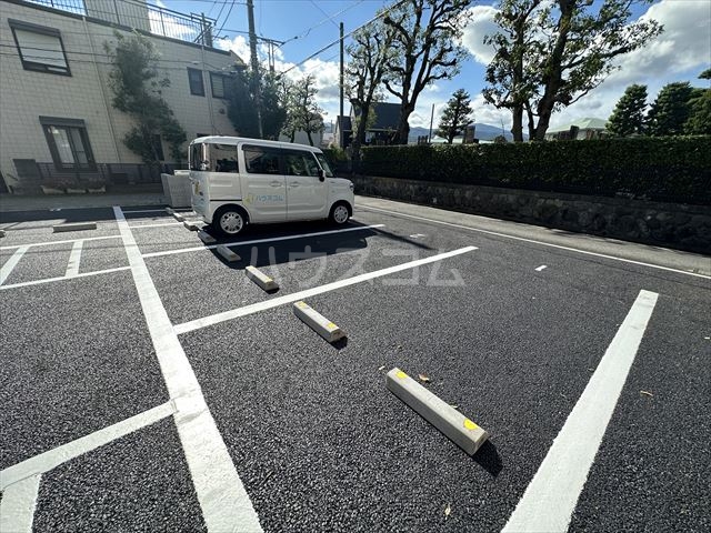 28/30 駐車場