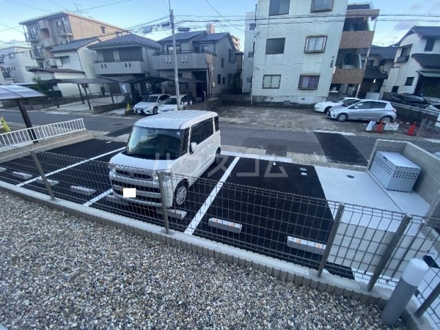 21/25 駐車場