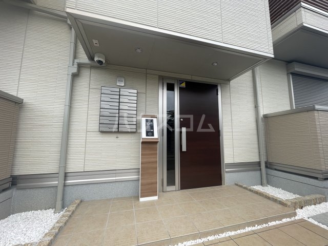 18/22 エントランス