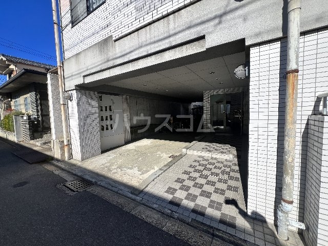 29/30 エントランス