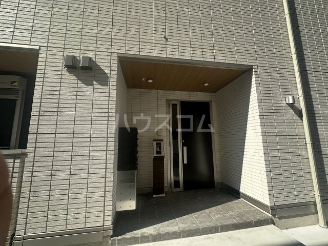 15/16 エントランス