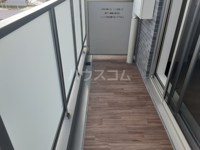 21/30 バルコニー