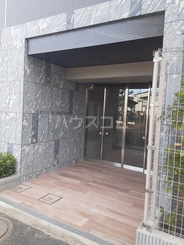 24/27 エントランス