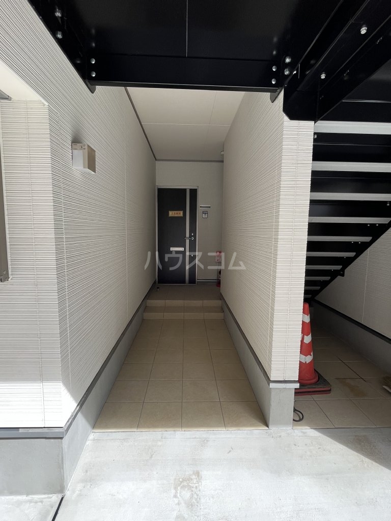 2/4 エントランス