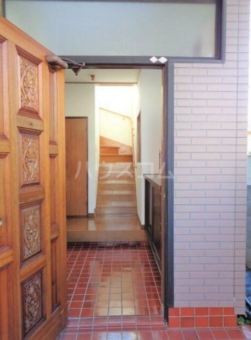 28/30 エントランス