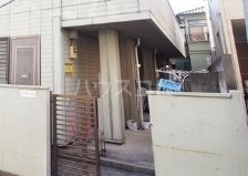 16/19 エントランス