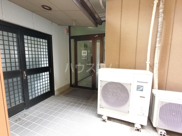 15/17 エントランス