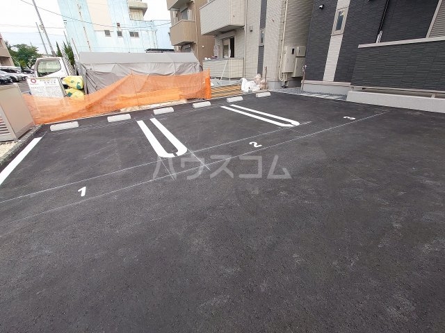22/27 駐車場
