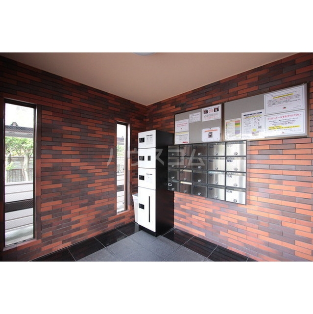 20/27 エントランス