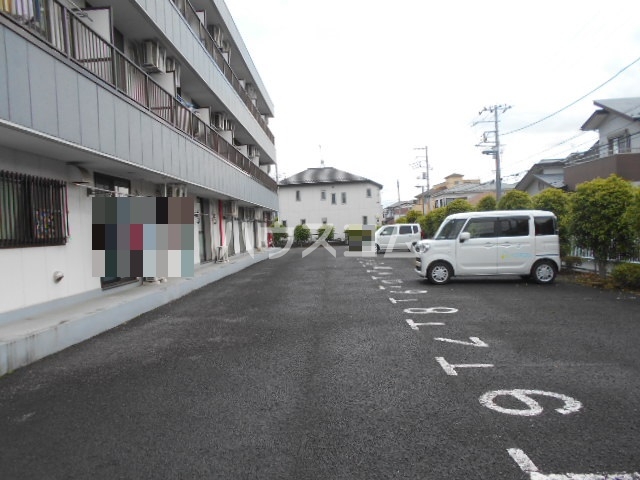 2/3 駐車場