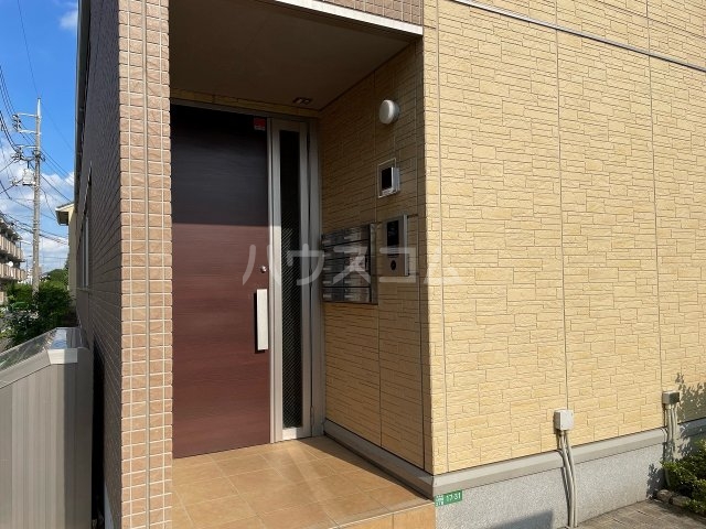 27/30 エントランス