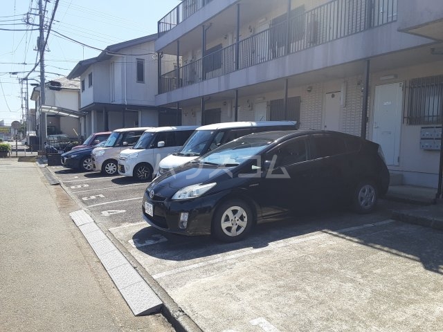 2/3 駐車場
