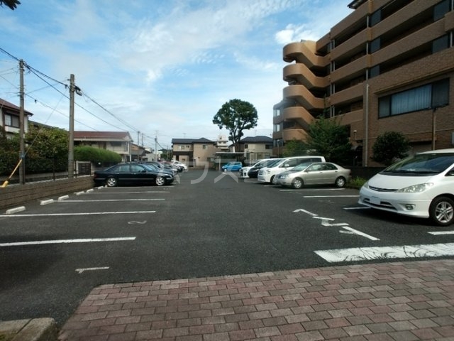 2/3 駐車場