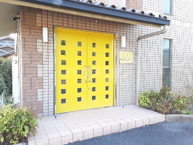 20/30 エントランス