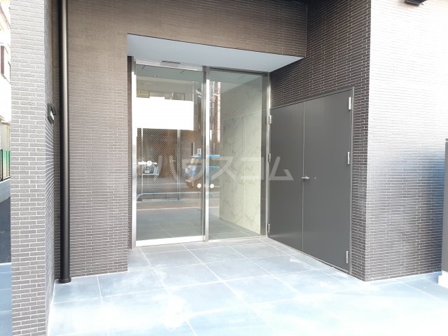 25/30 エントランス