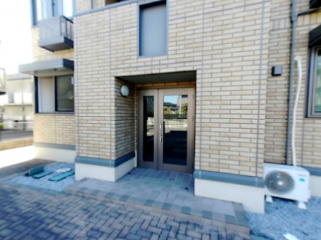 19/28 エントランス