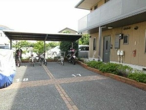 18/26 エントランス