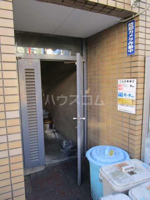 25/30 エントランス