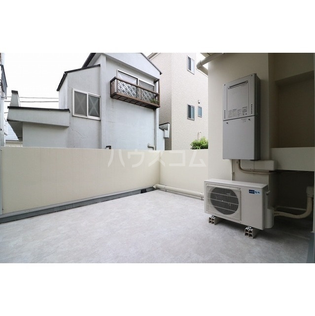 13/18 バルコニー