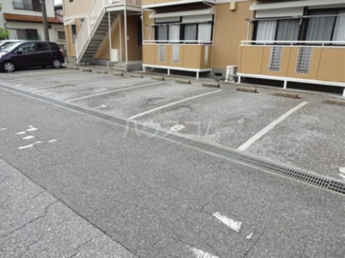 14/18 駐車場