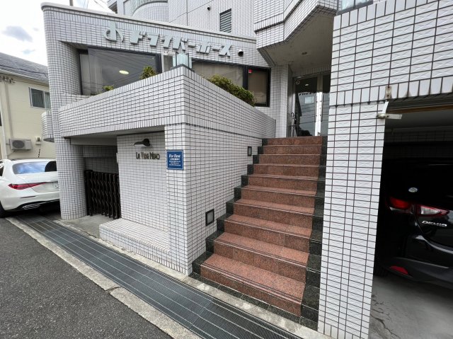 2/4 エントランス