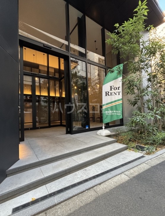 21/30 エントランス