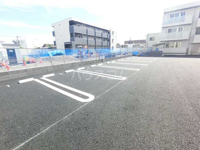 22/28 駐車場