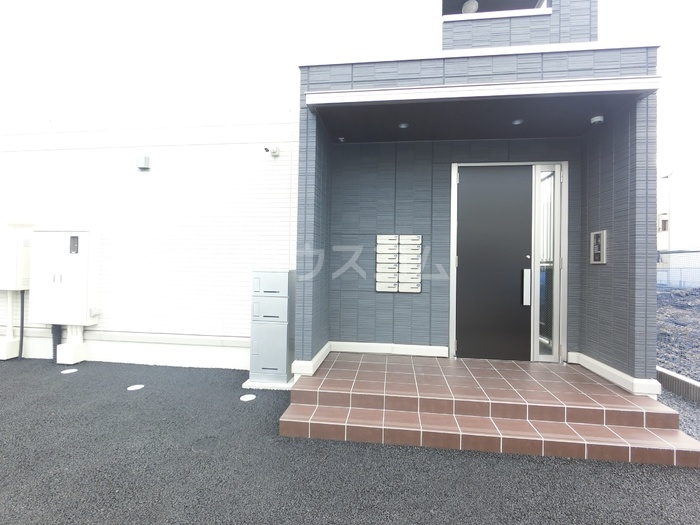 19/26 エントランス