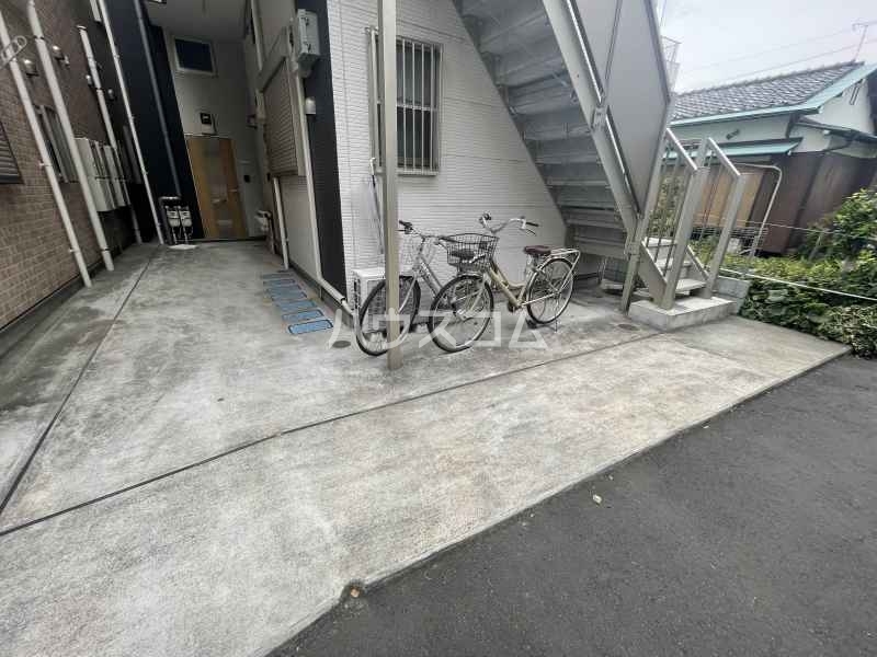 21/25 エントランス