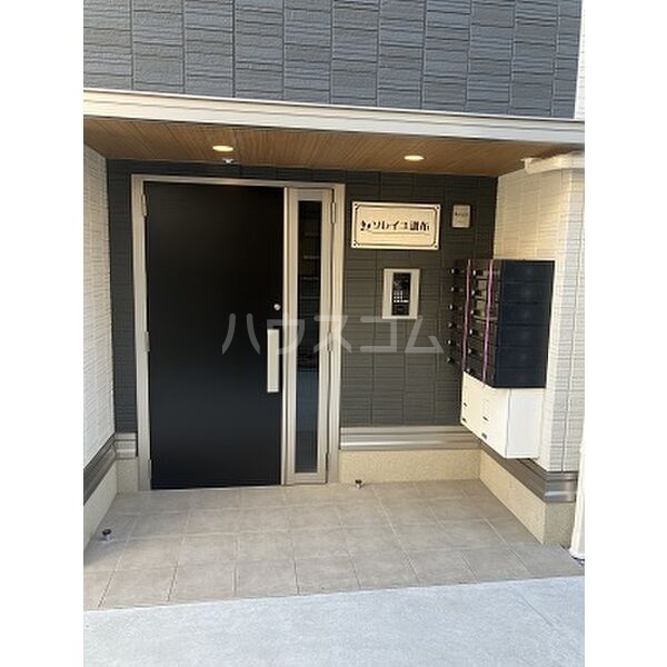 17/27 エントランス