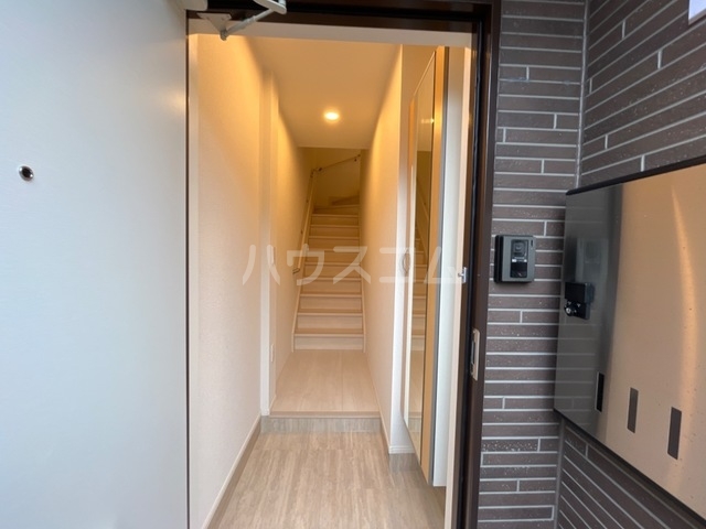 24/27 エントランス