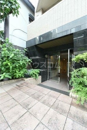 13/19 エントランス