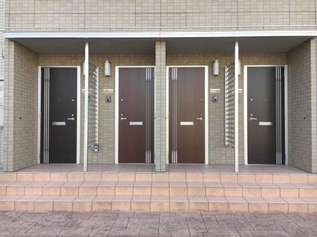 23/30 エントランス