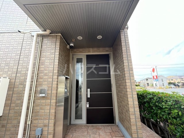 22/30 エントランス