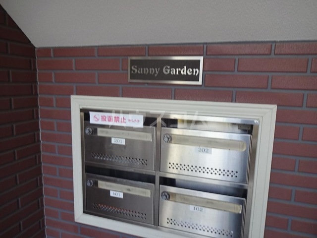 24/30 エントランス