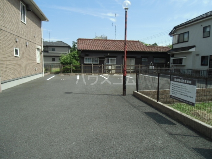 2/4 駐車場