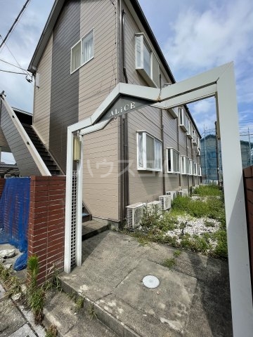 23/24 エントランス