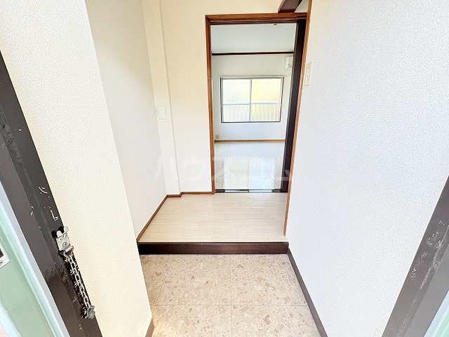 16/30 玄関